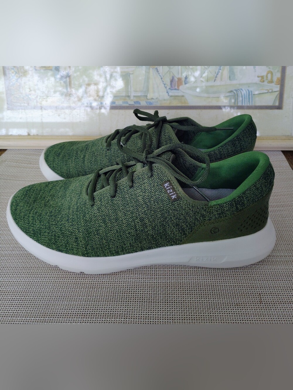 Unisex Kizik "Madrid" Sage Green/White "Hands-Free" Shoes. Wide Fit. M9.5/W11EE.